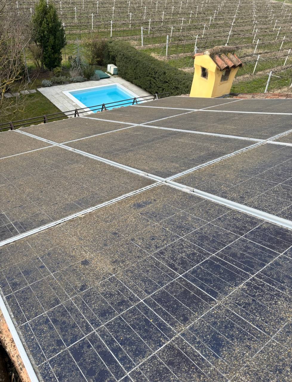 Pannelli fotovoltaici sporchi - Prima della pulizia professionale